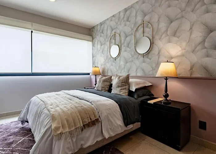 Apartment Sleek High-rise With Pool, Gym, Jacuzzi & Bbq Area *