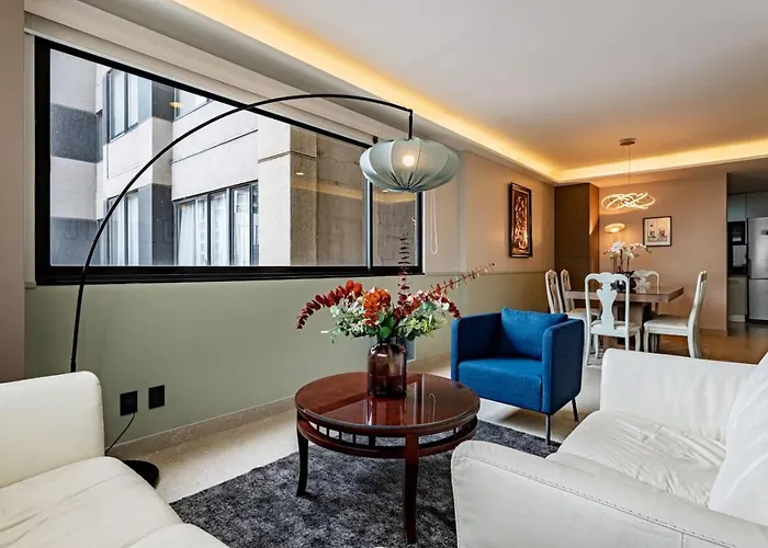 Sleek High-rise With Pool, Gym, Jacuzzi & Bbq Area *