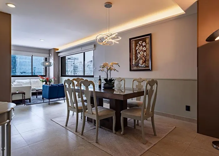Sleek High-rise With Pool, Gym, Jacuzzi & Bbq Area Apartment *